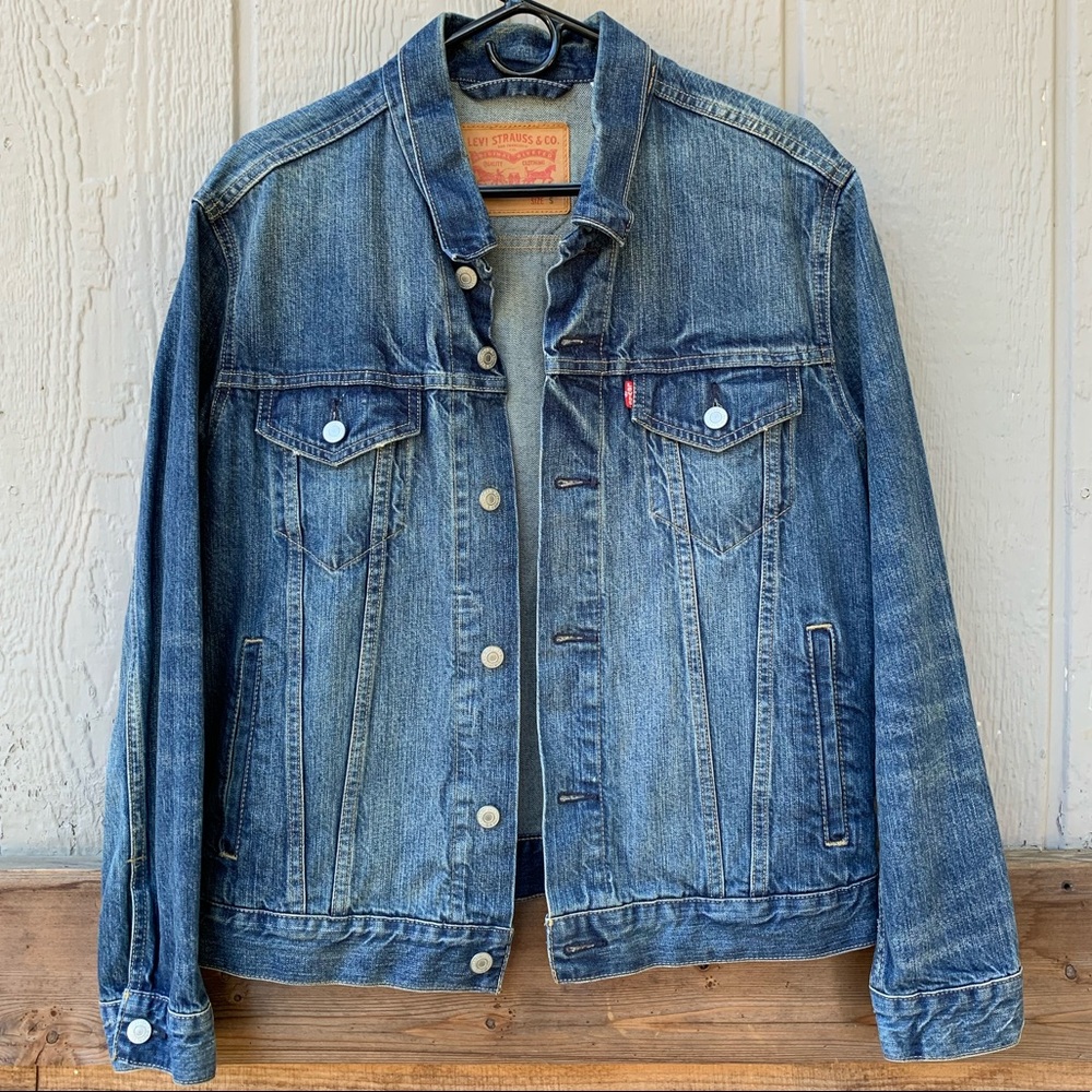 Levi’s Vintage Oversized Denim Trucker Jacket Gem